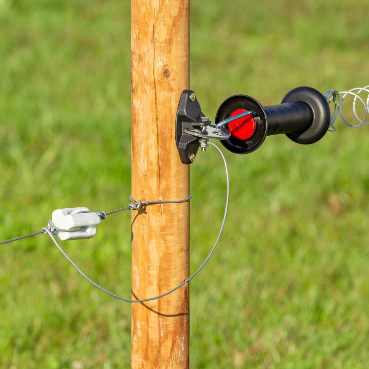 3645-izolator-de-colt-si-capat-din-portelan-pentru-gard-electric-permanent