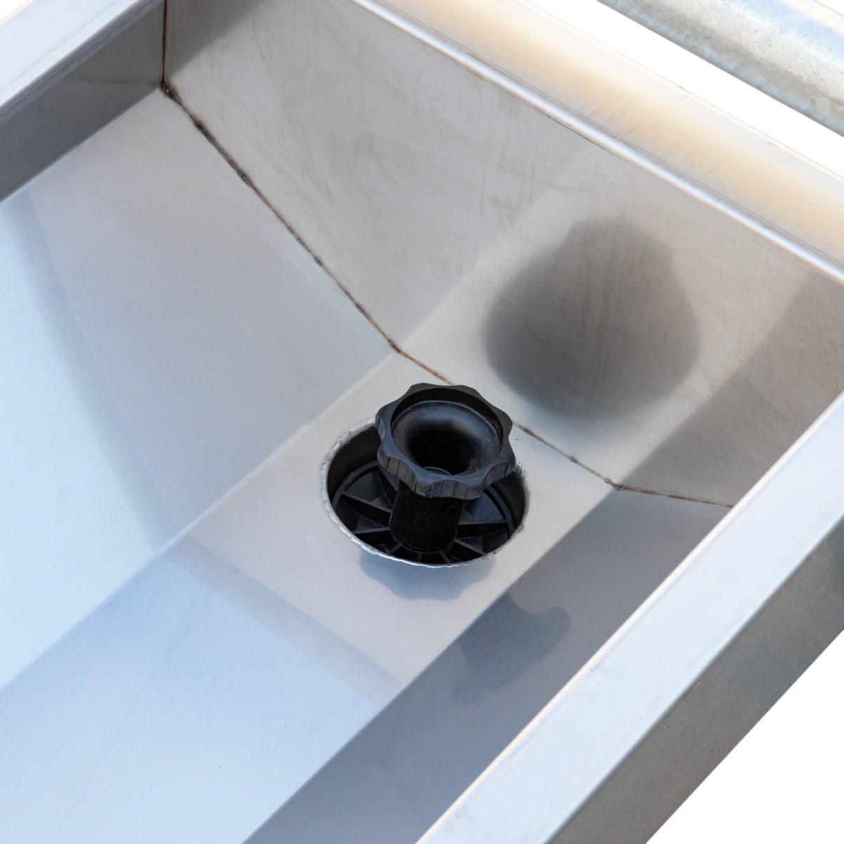 5459-adapatoare-inox-cu-suport-de-perete-zincat-207-x-60-cm-95-litri